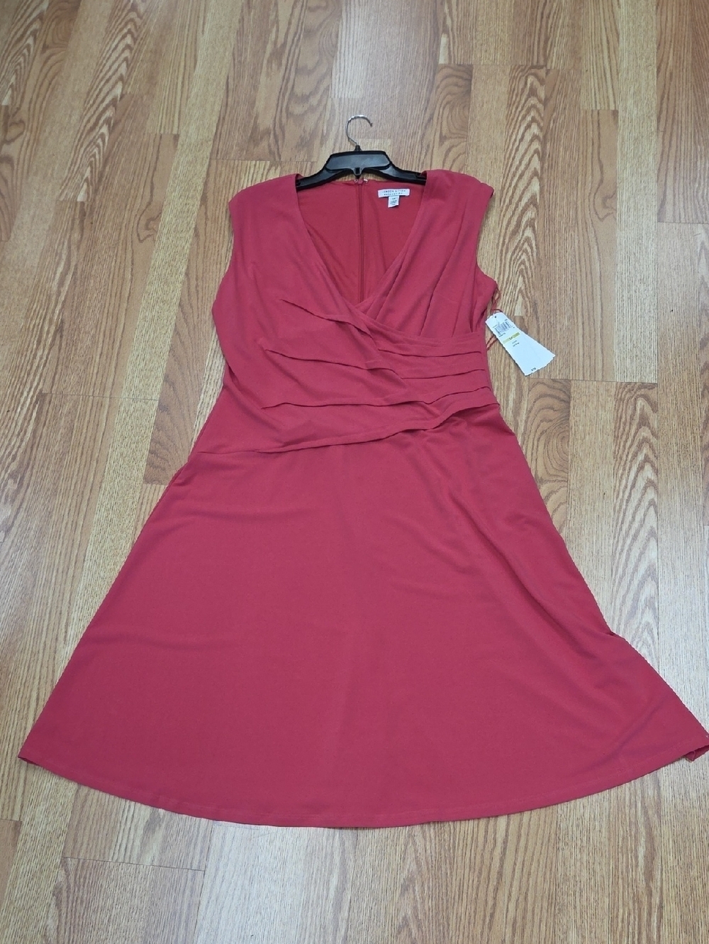 New London Style Sleeveless Rosette Red Wrap-Front Women's Dress. New 14